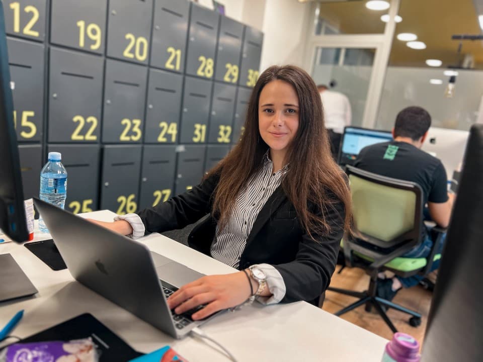 Although she is only 24 years old, Adisa Bolić is not an ordinary girl of her age, considering the number of successes behind her. A former European champion in mathematics, today she is a successful Machine Learning engineer who, in addition to working on two foreign projects, also prepares excellent young mathematicians for competitions, and is also an assistant at PMF. Ivona Narančić, Community manager at tershouse talked to Adisa.