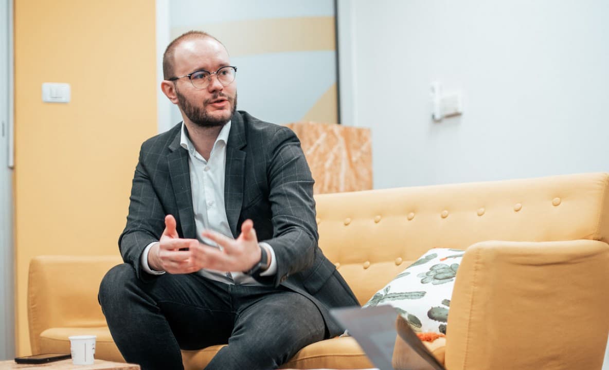 In October 2019, a few months before the start of the corona virus pandemic, tershouse coworking space, the largest space of this type in Bosnia and Herzegovina, opened in Sarajevo. tershouse will get a younger sister at the end of this year in a new location. We talked about the new space and its concept with the founder and CEO of tershouse, Nermin Šehić.